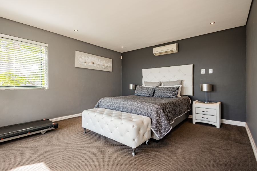 6 Bedroom Property for Sale in Baronetcy Estate Western Cape